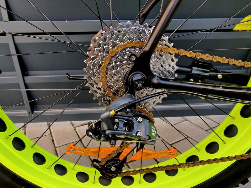 (61)Zánovní Fatbike Author Kotoučové brzdy