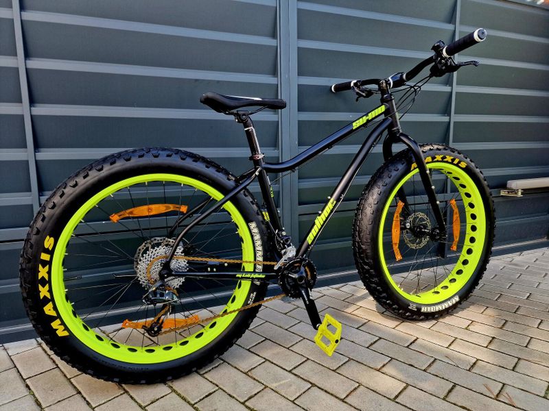 (61)Zánovní Fatbike Author Kotoučové brzdy