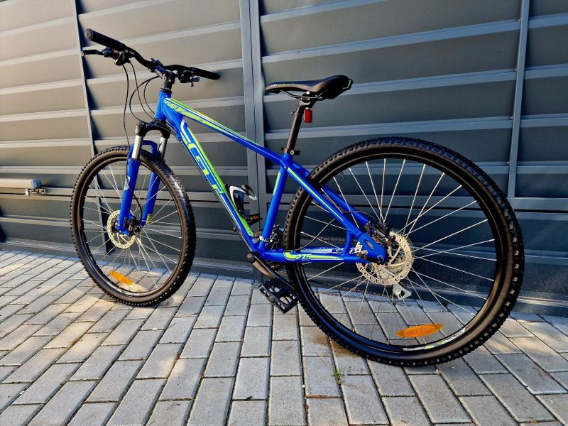 (69)Horské hliníkové kolo GT 27,5" Kotoučové brzdy