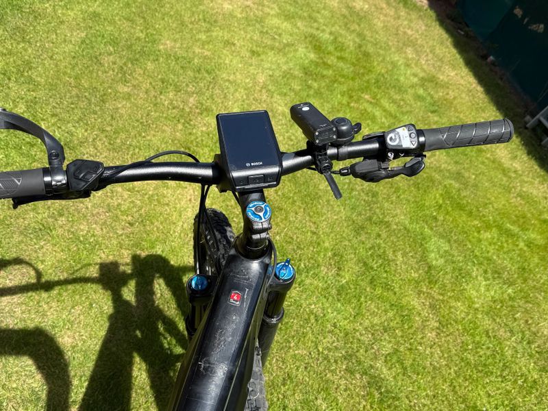 Prodám horské elektrokolo CUBE Stereo Hybrid 120 HPC Race 500
