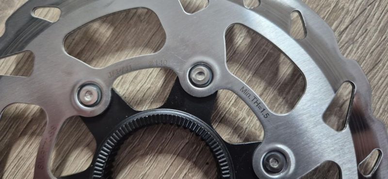 Brzdové kotouče Shimano 140 / SM-RT70-SS