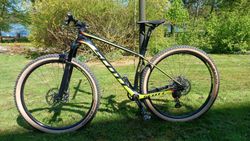 Karbonové kolo Scott Scale 930
