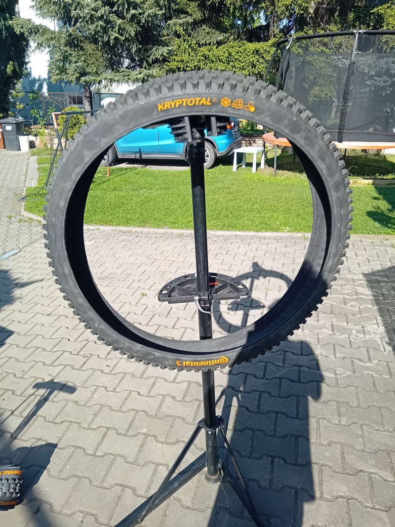 Nový plášť continental kryptotal 