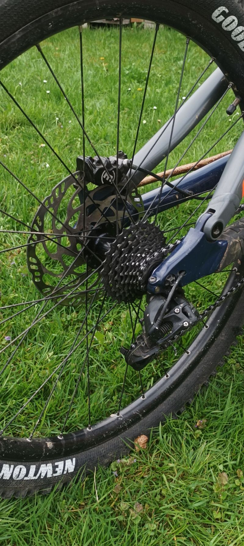 Prodám downhill Kona Operator (posílám poštou)