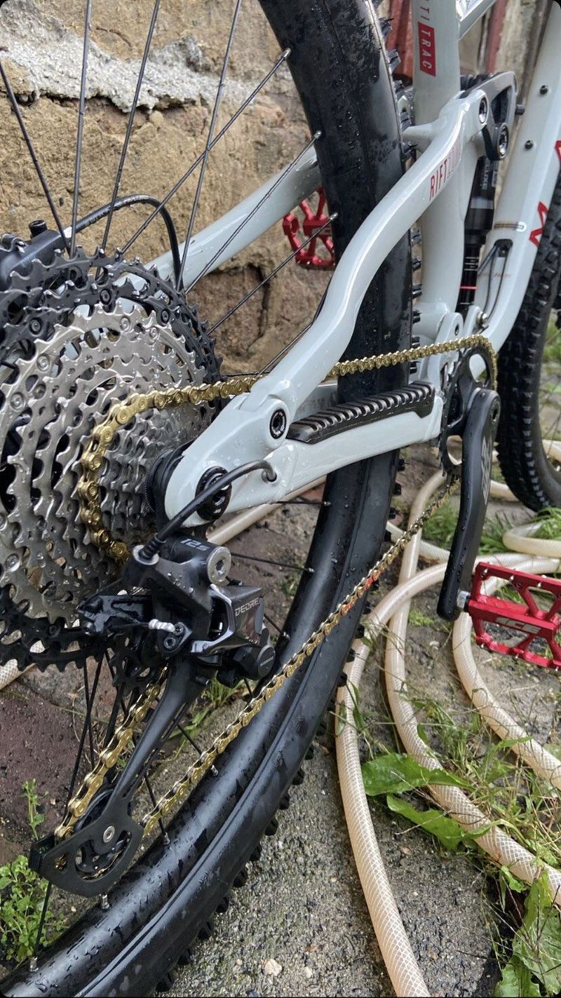 Zánovní trail bike 