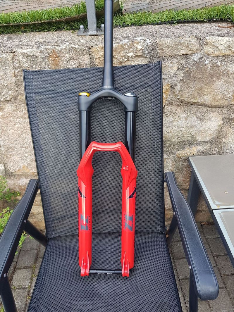 NOVÁ VIDLICE MARZOCCHI BOMBER Z1 29-170 GRIP 15x110