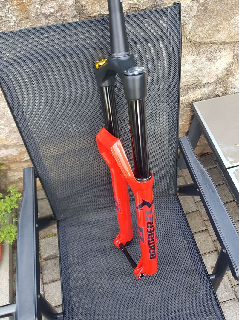 NOVÁ VIDLICE MARZOCCHI BOMBER Z1 29-170 GRIP 15x110