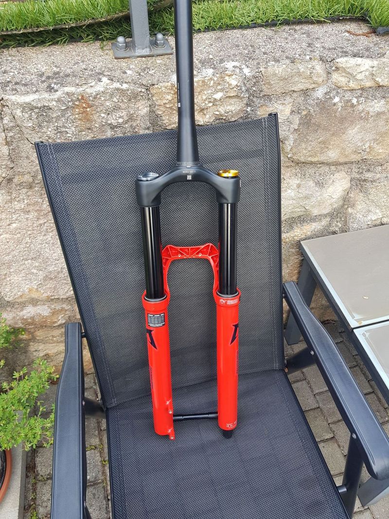 NOVÁ VIDLICE MARZOCCHI BOMBER Z1 29-170 GRIP 15x110
