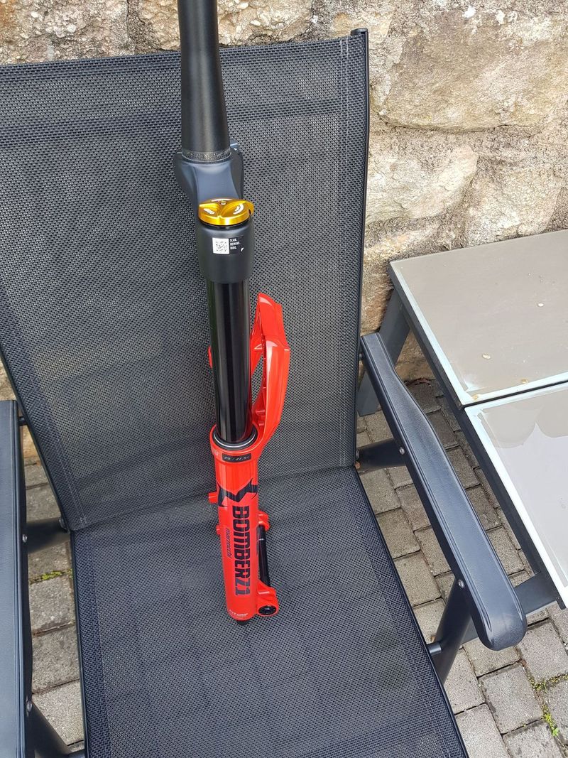 NOVÁ VIDLICE MARZOCCHI BOMBER Z1 29-170 GRIP 15x110