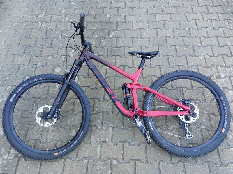 Trek Slash 8