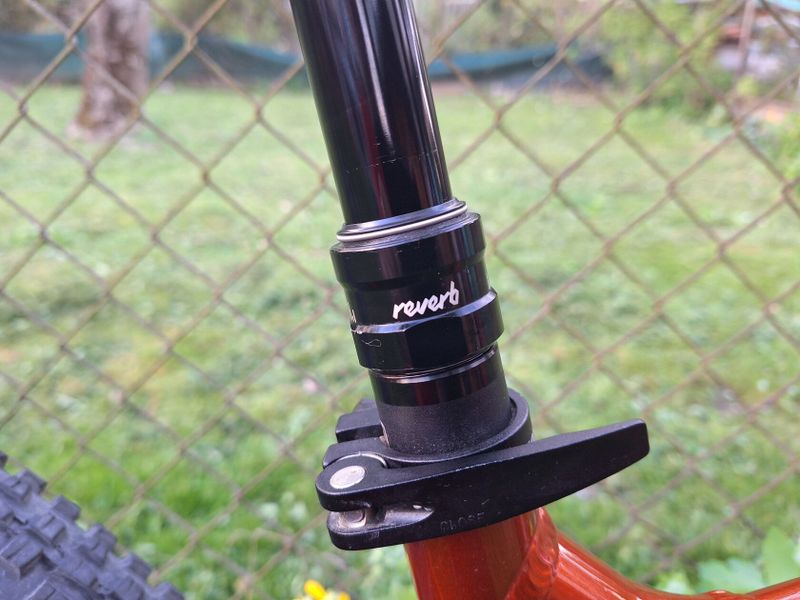 Prodám horské kolo Kona Mahuna 29" velikost M, vzduchová vidlice, řazení 1x12, teleskopická sedlovka