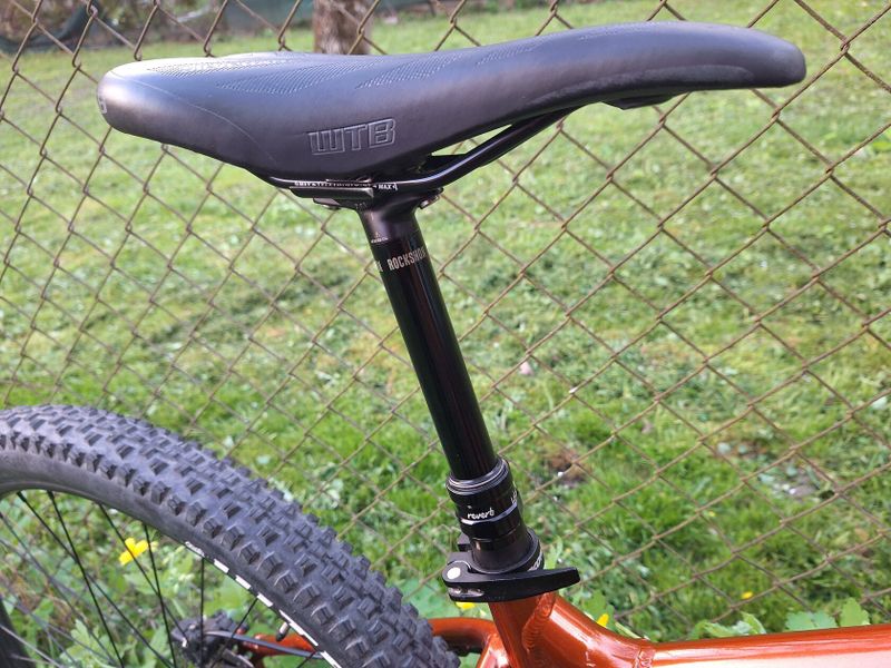 Prodám horské kolo Kona Mahuna 29" velikost M, vzduchová vidlice, řazení 1x12, teleskopická sedlovka