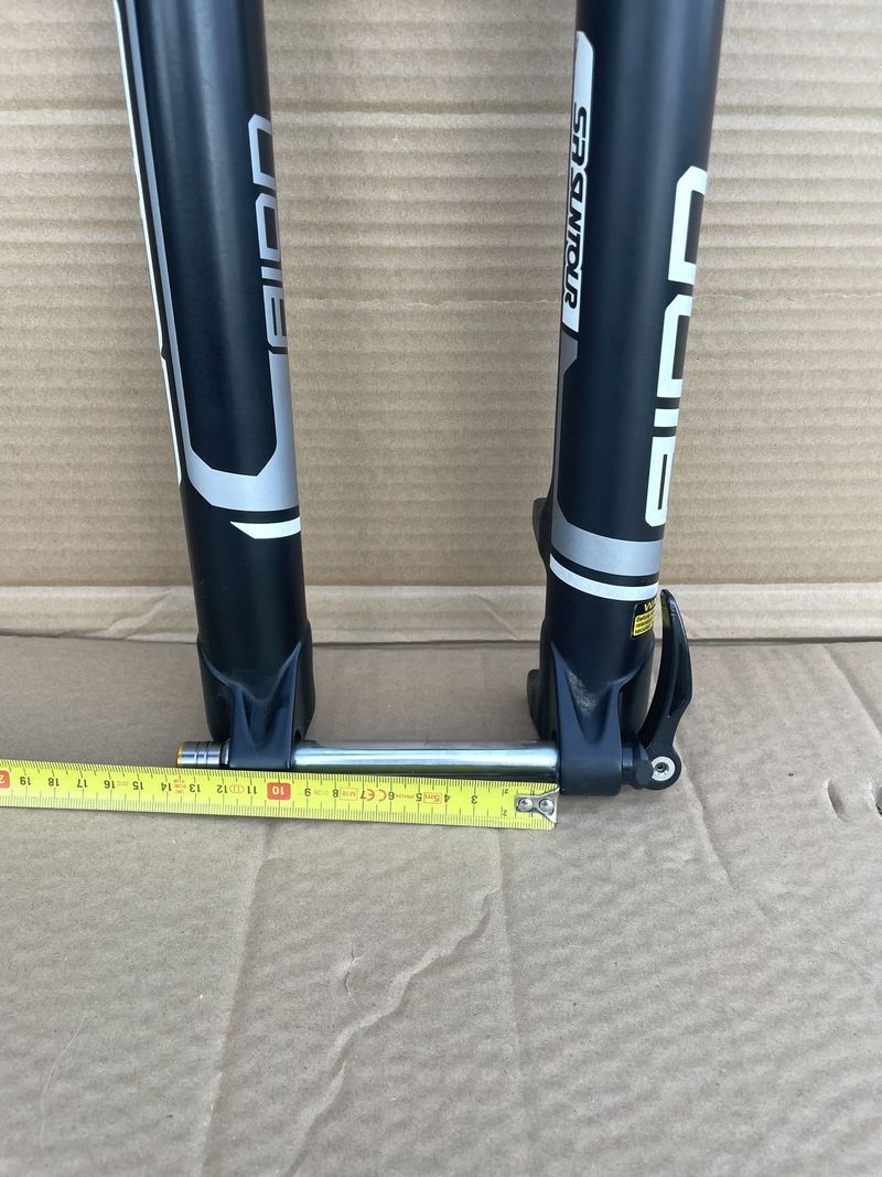SR Suntour Aion LO-R 29" noboost, krásný stav