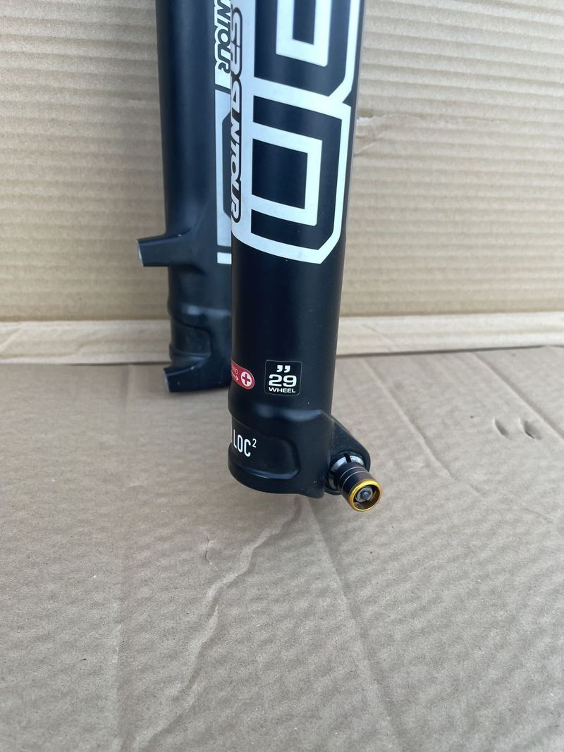 SR Suntour Aion LO-R 29" noboost, krásný stav