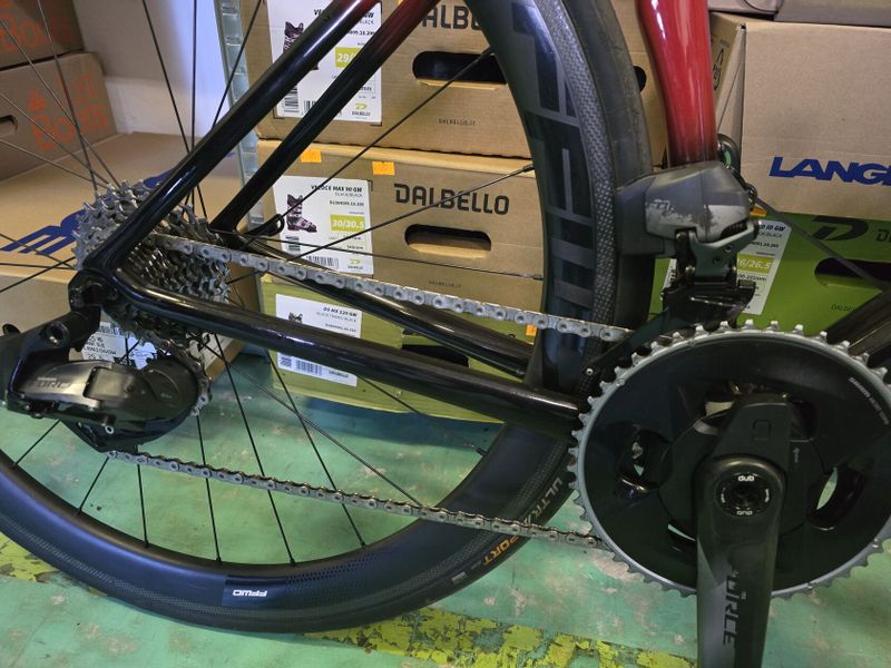 Prodám silniční pánské kolo Specialized 