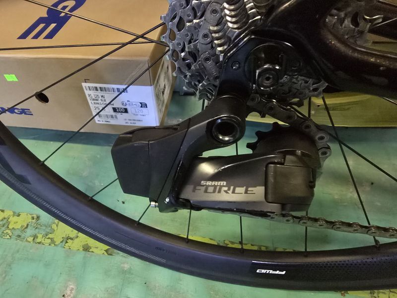 Prodám silniční pánské kolo Specialized 