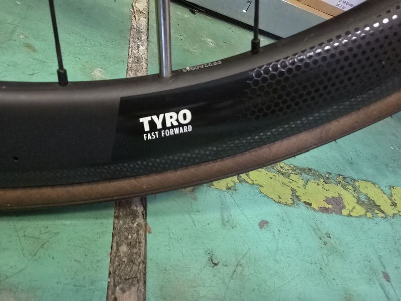 Prodám silniční pánské kolo Specialized 