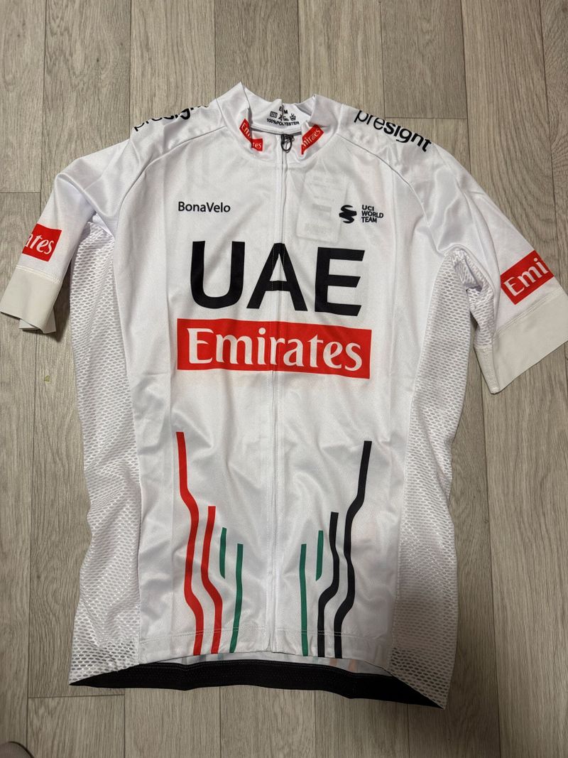 Dres profi UAE 