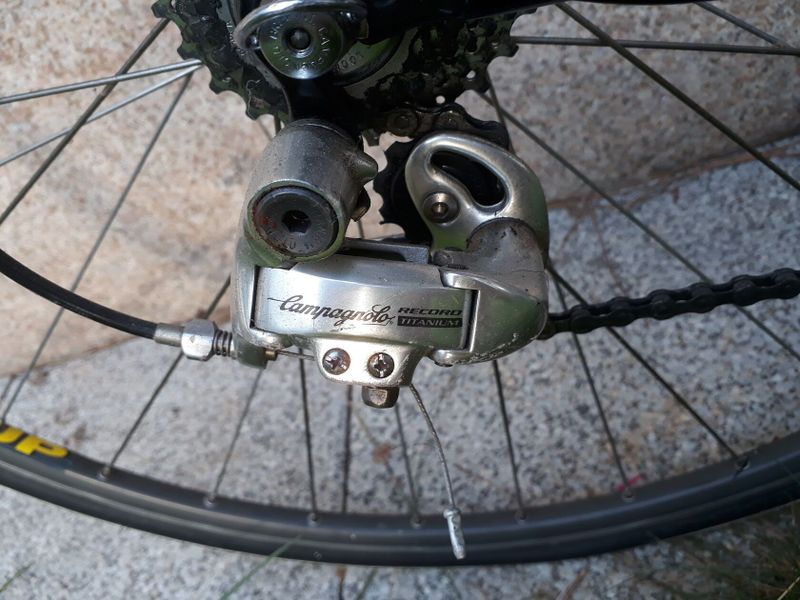 švýcarské silniční kolo Gerber, velikost asi 58, komponenty Campagnolo