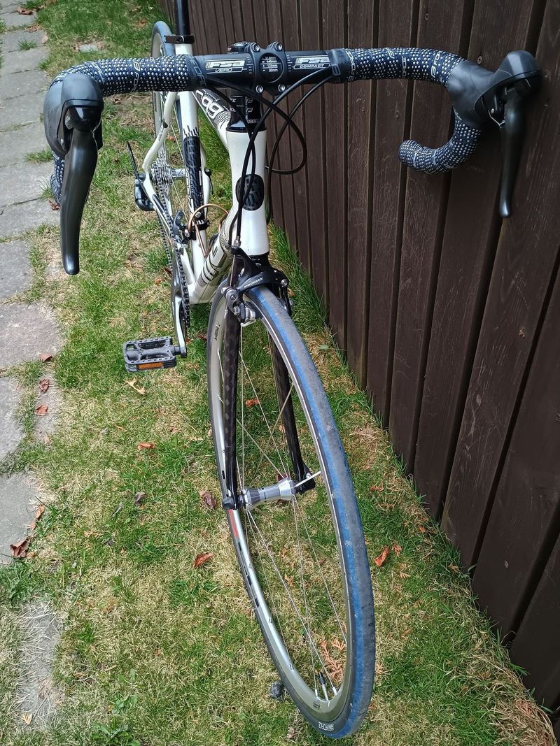 Silniční kolo Maxbike