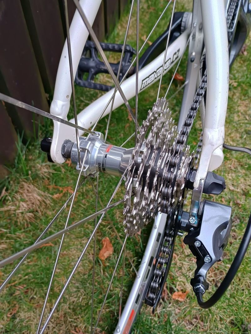 Silniční kolo Maxbike