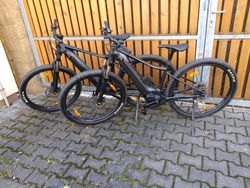 Prodám dvě kola Giant Fathom motor Yamaha velikost L a S, 29 palců