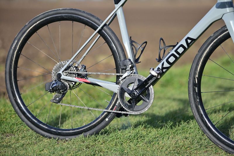 SUPERIOR X-Road – lehká karbonová rámová sada! 🚴♂️➡️