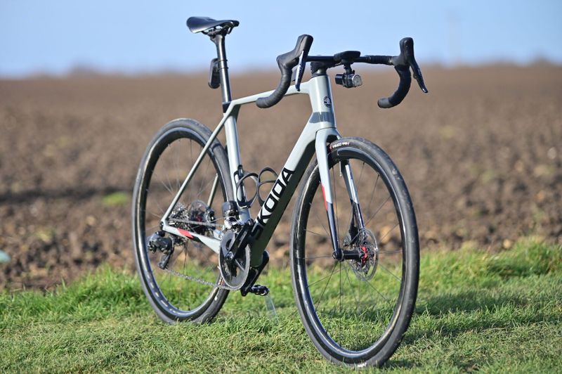 SUPERIOR X-Road – lehká karbonová rámová sada! 🚴♂️➡️