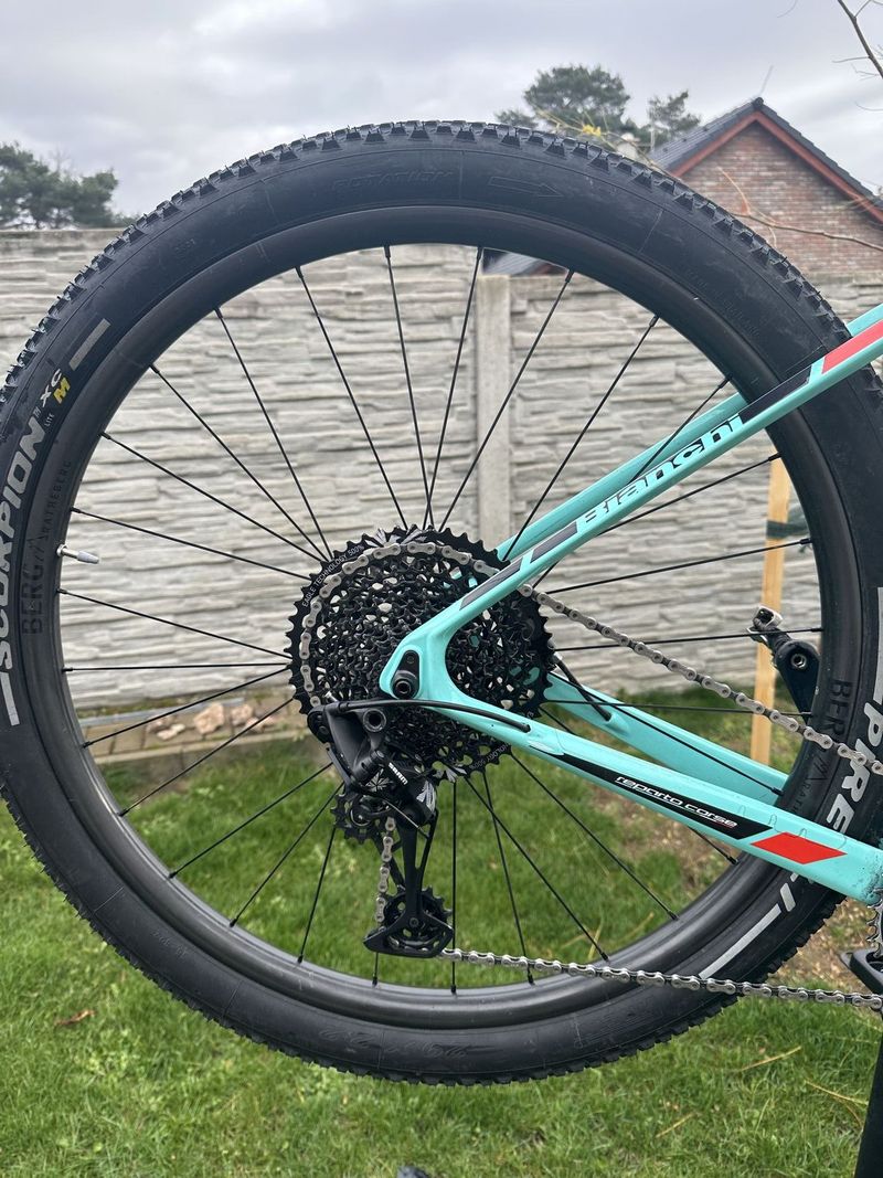 Bianchi Nitron XL - karbonova kola