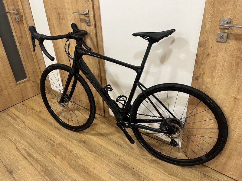 Karbonove kolo Giant Defy Advanced 1