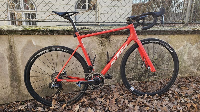 KTM Revelator alto exonic - Sram RED eTap + wattmetr