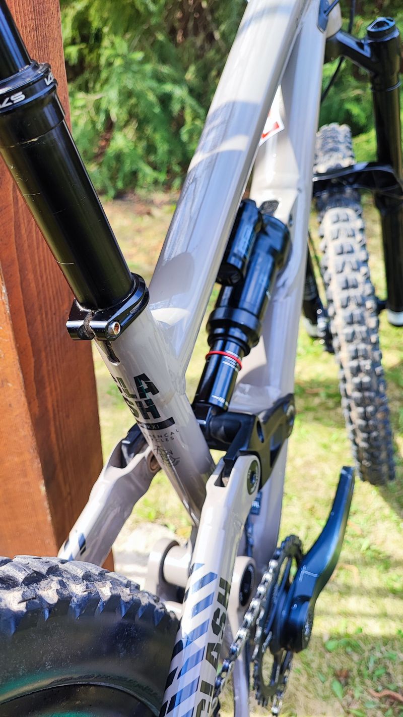 Prodám dětské celoodpružené kolo COMMENCAL SLASH 24"