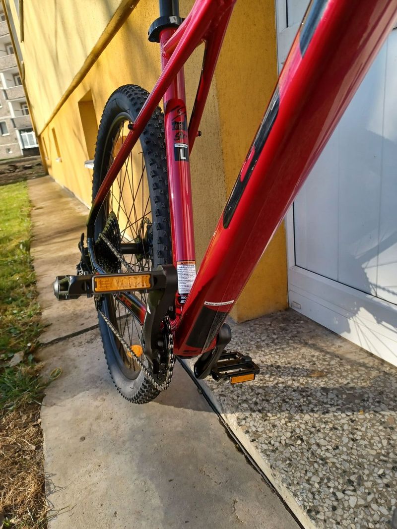 GT Avalanche Elite Red L