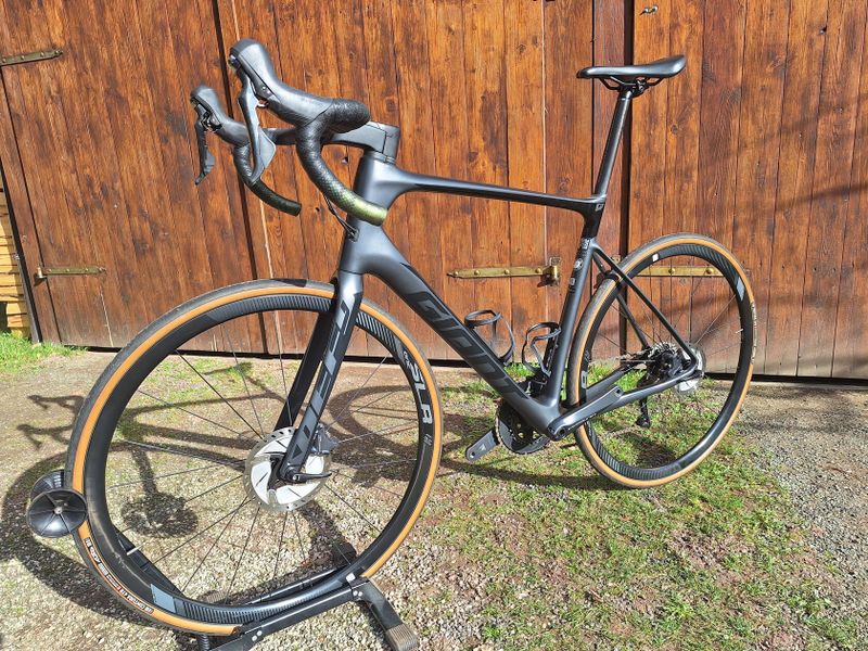 Giant Defy Advanced Pro-velikost L
