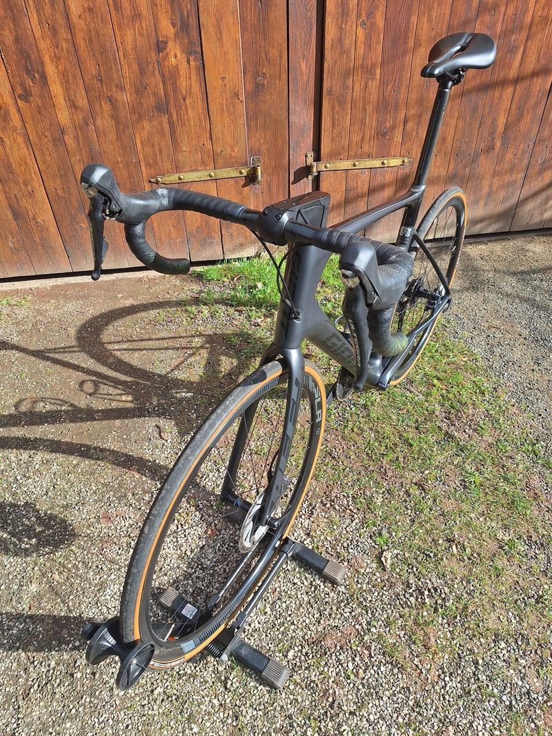 Giant Defy Advanced Pro-velikost L