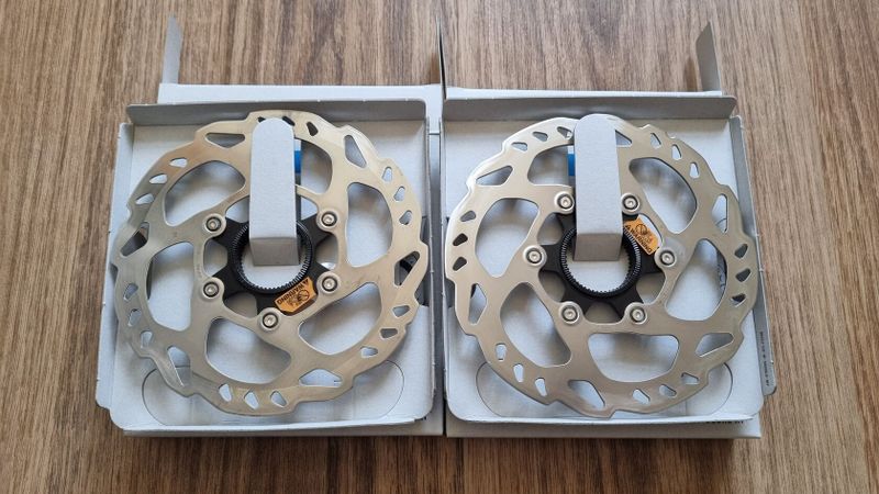 Kotouče Shimano SLX SM-RT70 CL