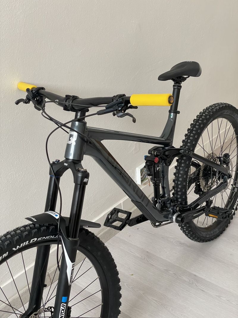 Qayron Carma MKII EN 1F 2022 - Vel. L