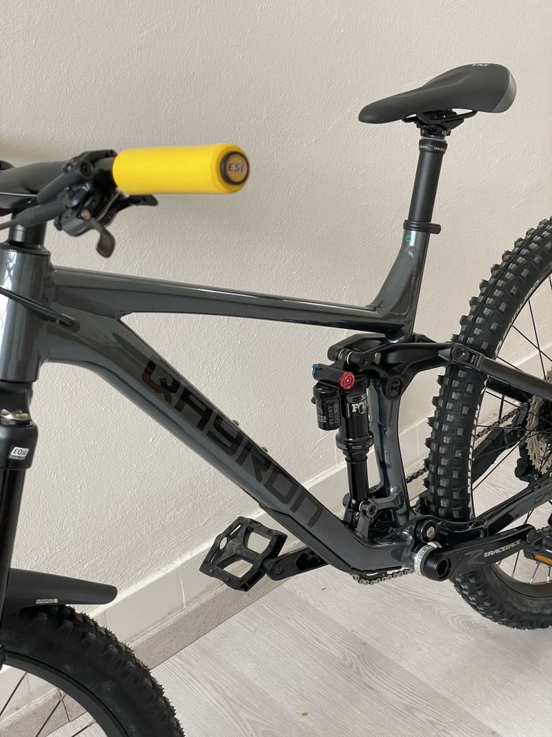Qayron Carma MKII EN 1F 2022 - Vel. L