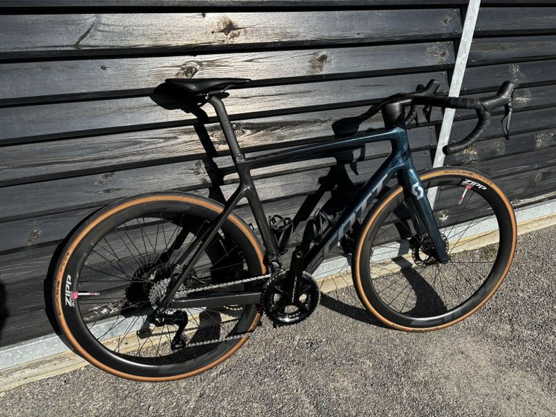 SCOTT ADDICT RC PRO model 2024 velikost L 56