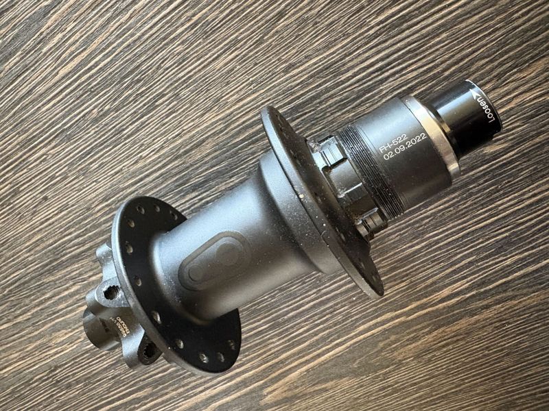 Zadni naboj Crankbrothers 148x12 XD