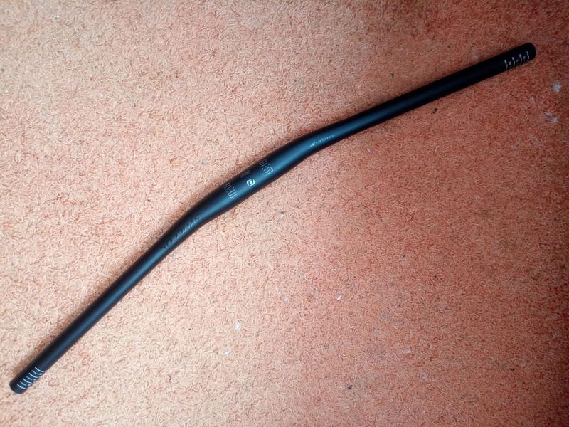 Prodám nová řidítka syncros Flaser 760 mm.