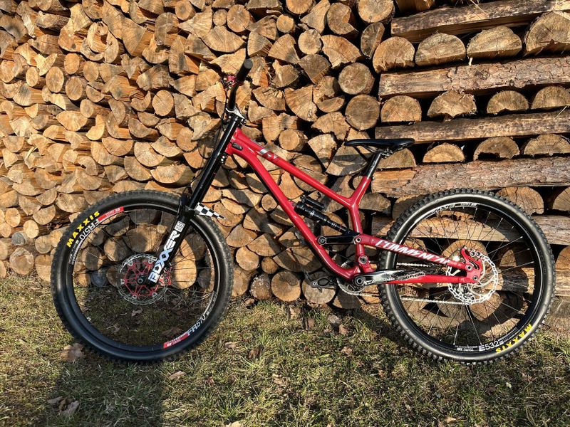 Commencal furious