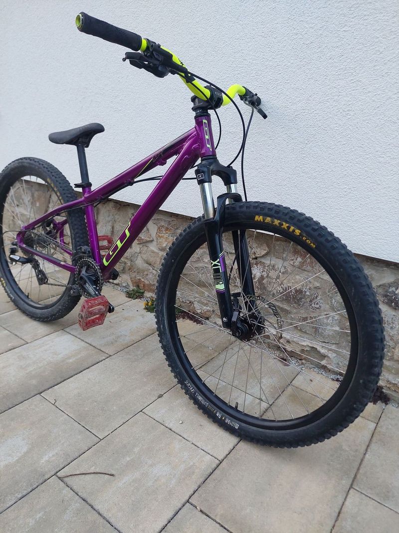 GT La Bomba