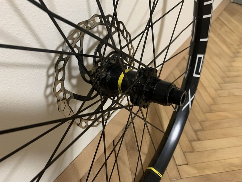 Prodám Mavic zapletená kola E-DEEMAX 35 27.5 BOOST 6-BOLT