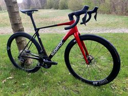NOVÉ Karbonové silniční kolo Superior X-ROAD 9.8 GF Ultegra Di2 2025