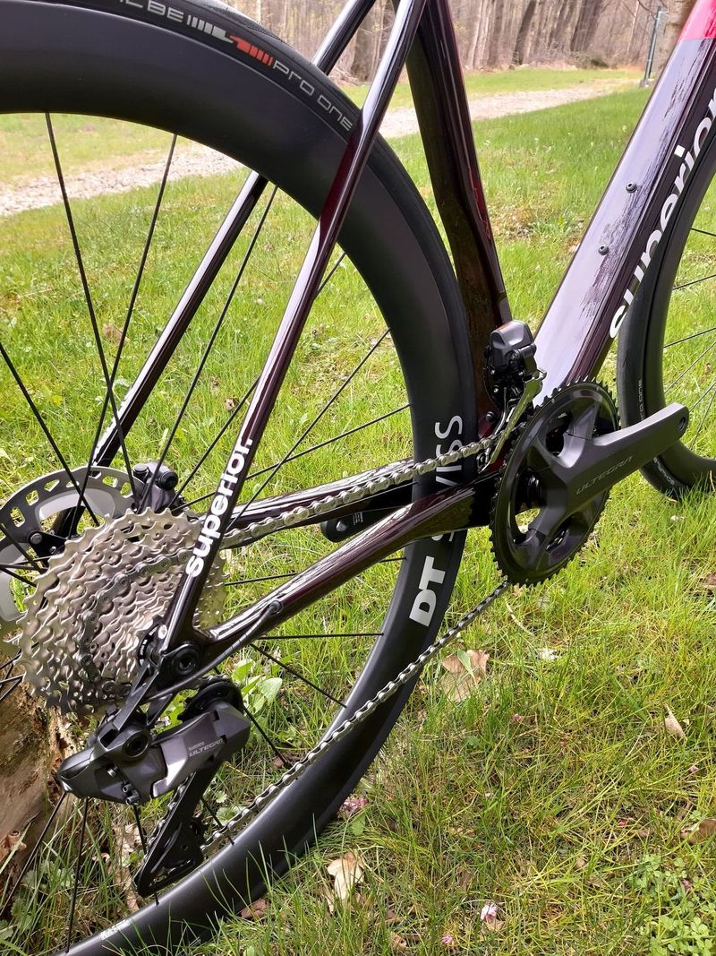 NOVÉ Karbonové silniční kolo Superior X-ROAD 9.8 GF Ultegra Di2 2025