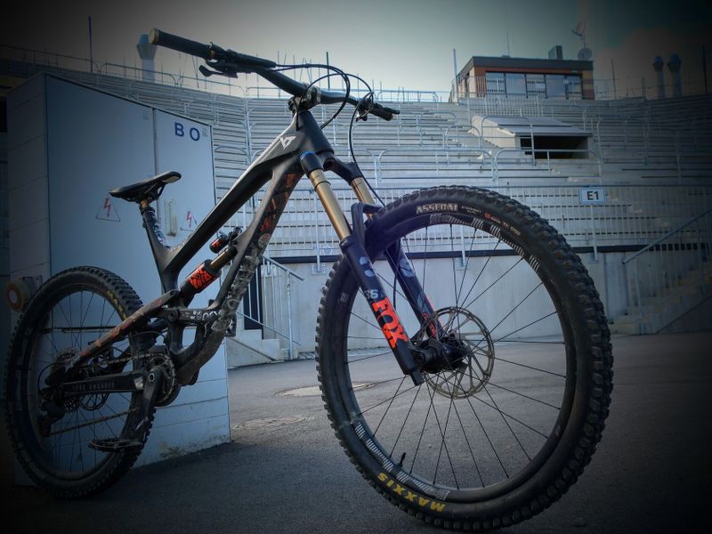 Yt Capra pro race, full carbon 