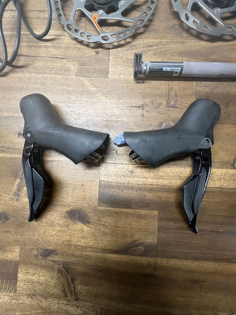 Shimano R7150 105 DI2 2x12