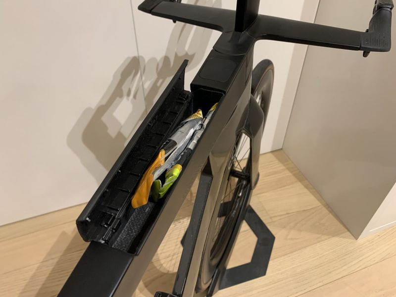 Canyon Speedmax SLX 7 12sp.Sram Rival, kola DT Swiss 