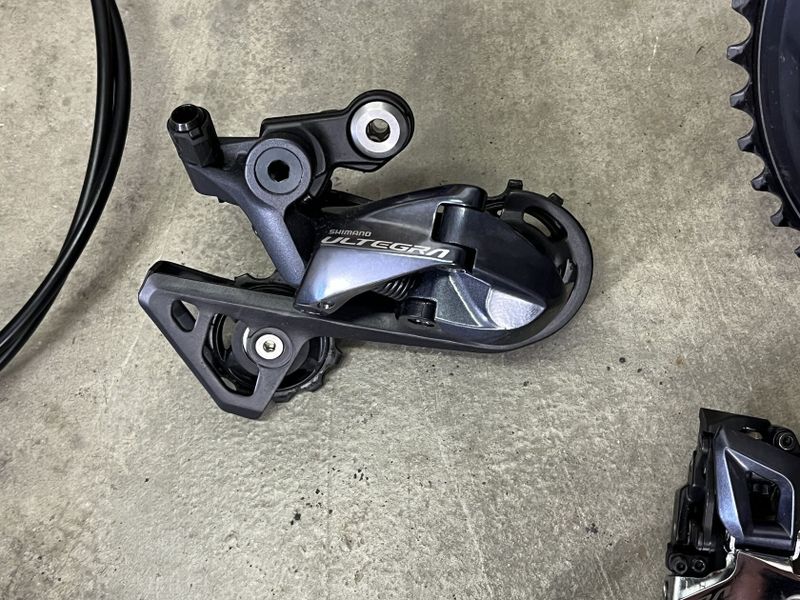 Shimano Ultegra 2x11 disc, 50-34 kliky, 11-32 kazeta - 300 km jetá